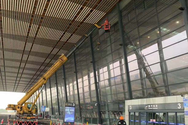 永泰玻璃幕墙维护和保养